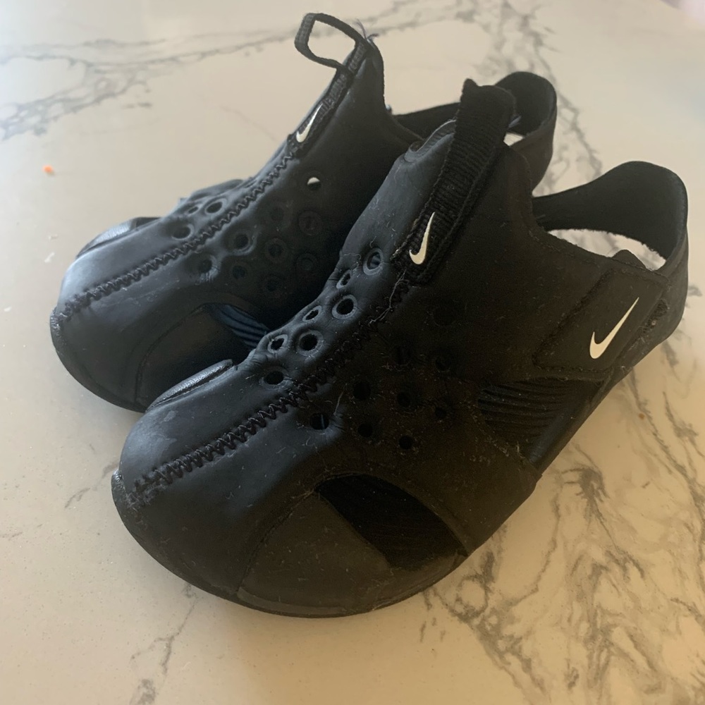 Boys Nike water Sandel 9C